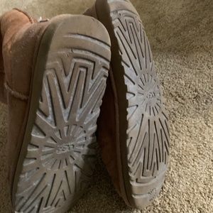 UGG Shoes - Tan Ugg Classic Short Boots, size 8 UGG Shoes - Tan Ugg Classic Short Boots, size 8